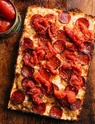 Detroit Style Pizza|Tuttorosso Tomatoes Recipe